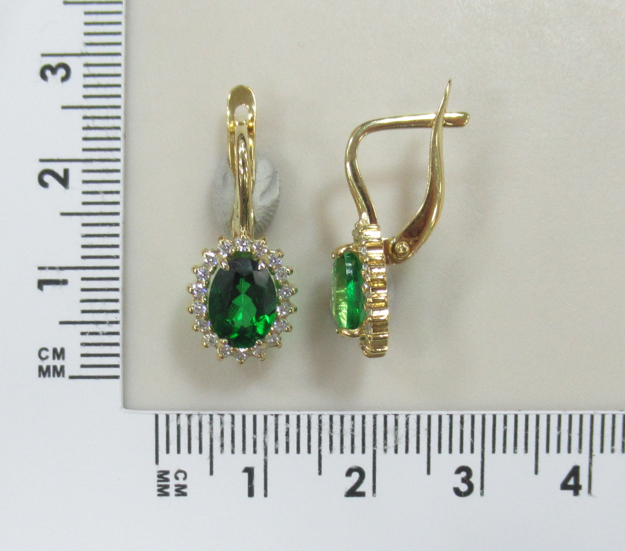 Серебряные серьги с зелеными топазами